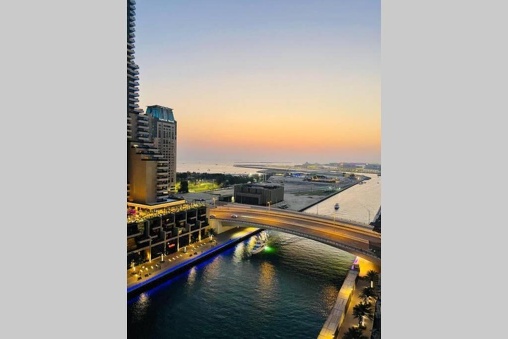 Cayan Tower Luxury Apartment With Sea View Dubai Eksteriør billede