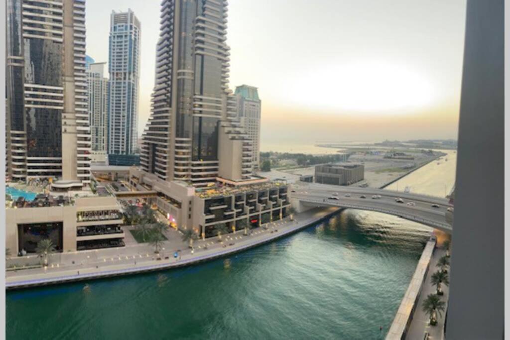 Cayan Tower Luxury Apartment With Sea View Dubai Eksteriør billede