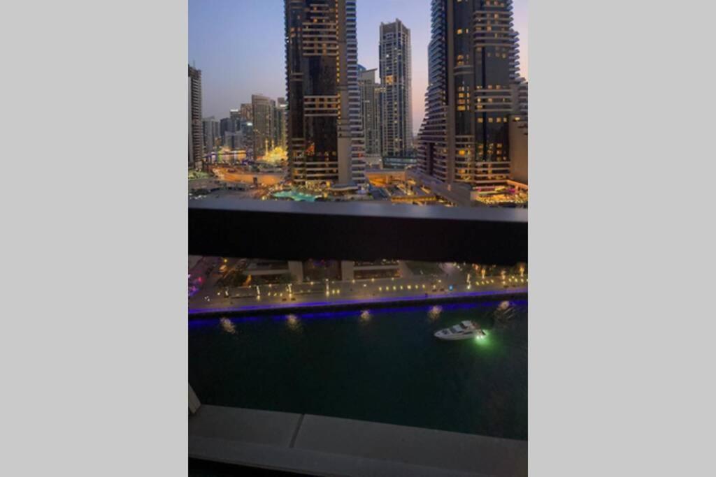 Cayan Tower Luxury Apartment With Sea View Dubai Eksteriør billede
